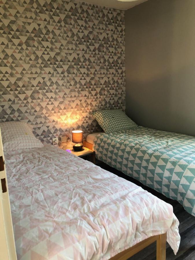 Charmant Cottage Dans Domaine Prive Signy-le-Petit Luaran gambar